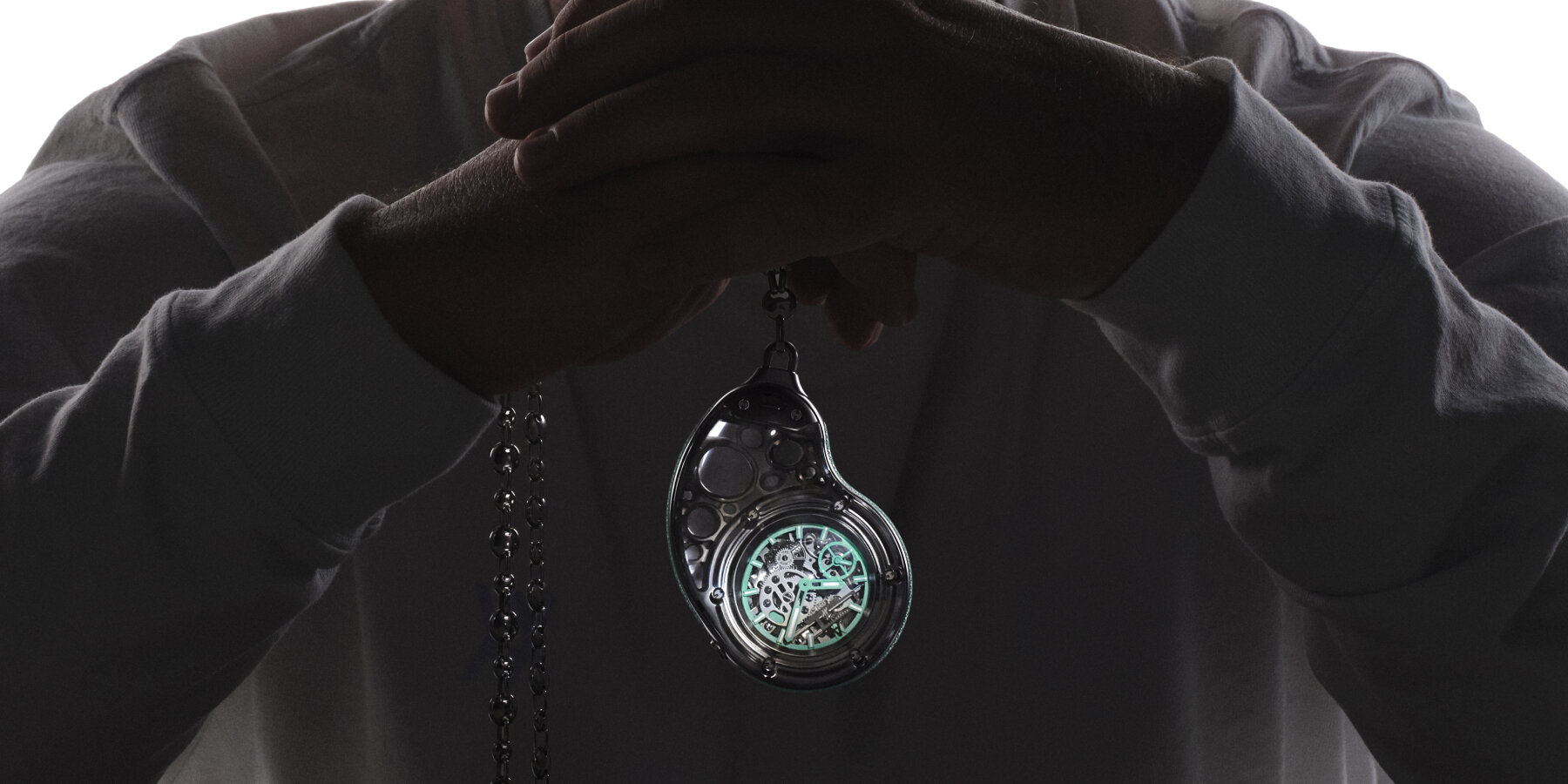 hublot-daniel-arsham-droplet-pocket-watch-titanium-rubber-sapphire-crystal-designboom-ban